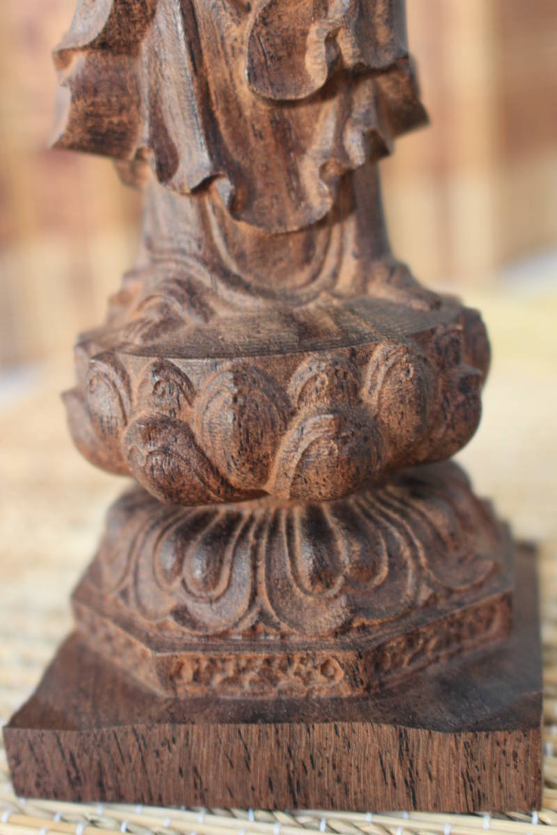Tượng Phật Trầm Hương