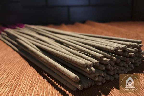 Trầm Hương Thiên Quang