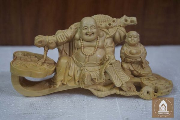 Trầm Hương Thiên Quang