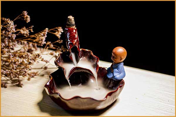 Trầm nụ dùng để xông đốt vào các dịp Lễ Tết, khai trương cửa hàng hoặc thờ cúng | Trầm Hương Thiên Quang | Tramhuongthienquang.com
